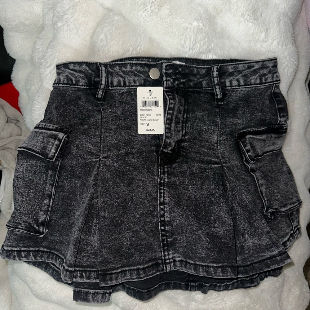 Brand New Size Small Black Denim Mini Skirt with Pockets From Windsor.